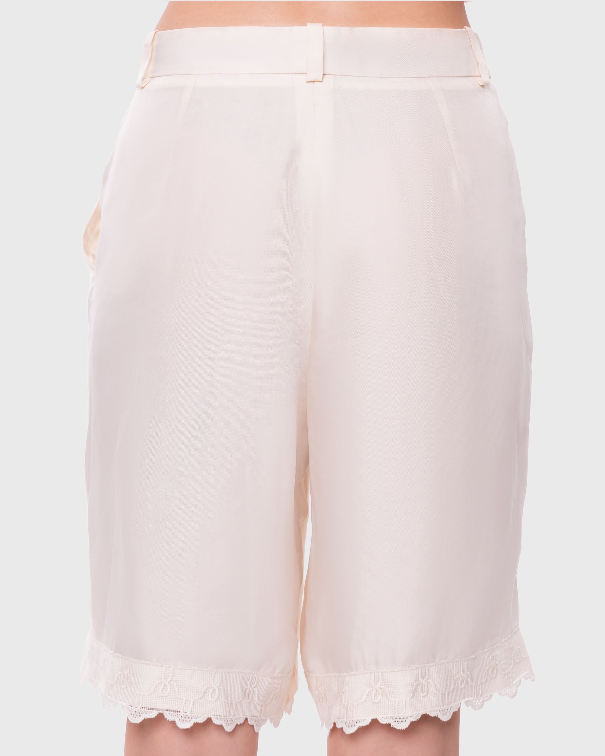 شورت هيلانا