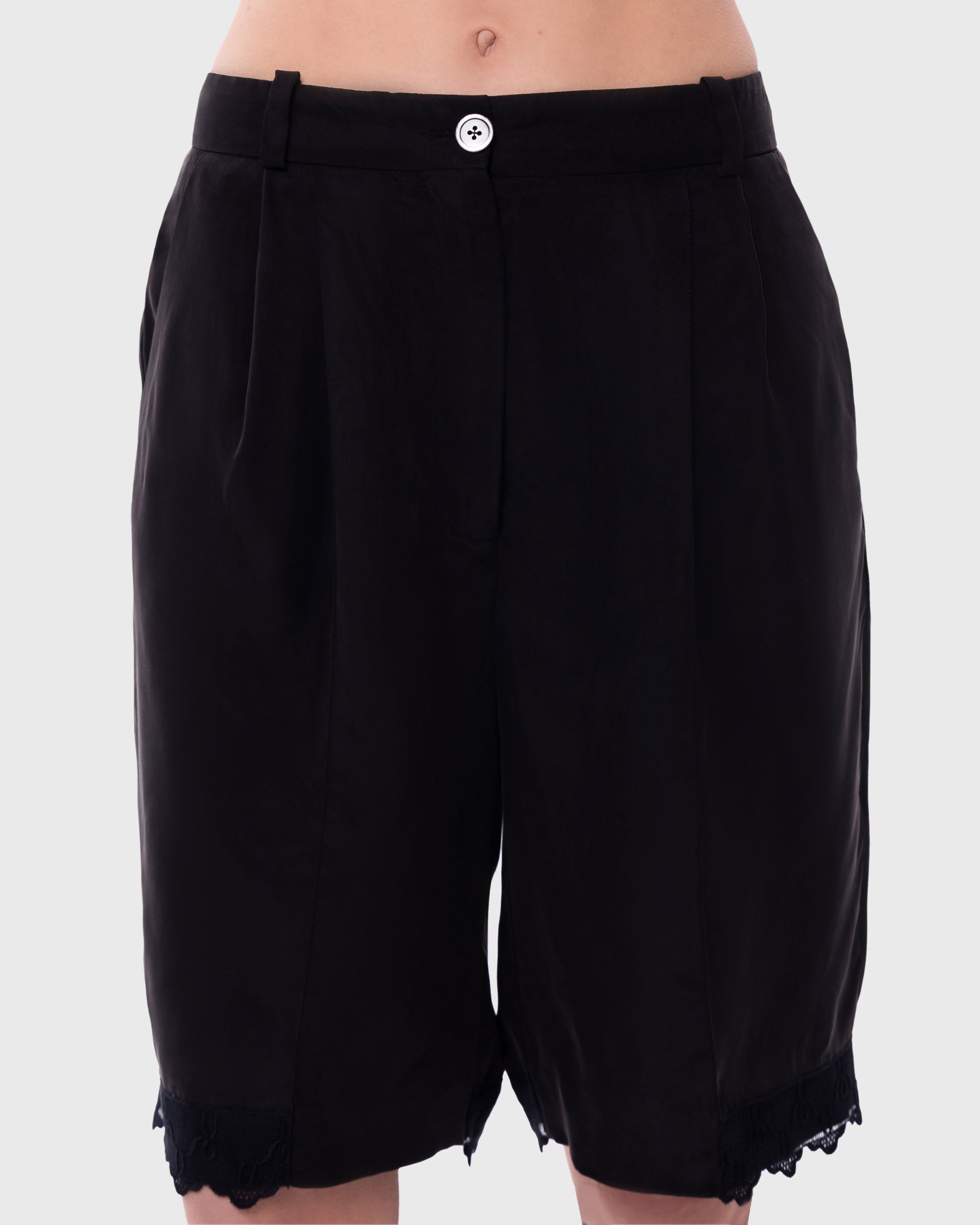 شورت هيلانا