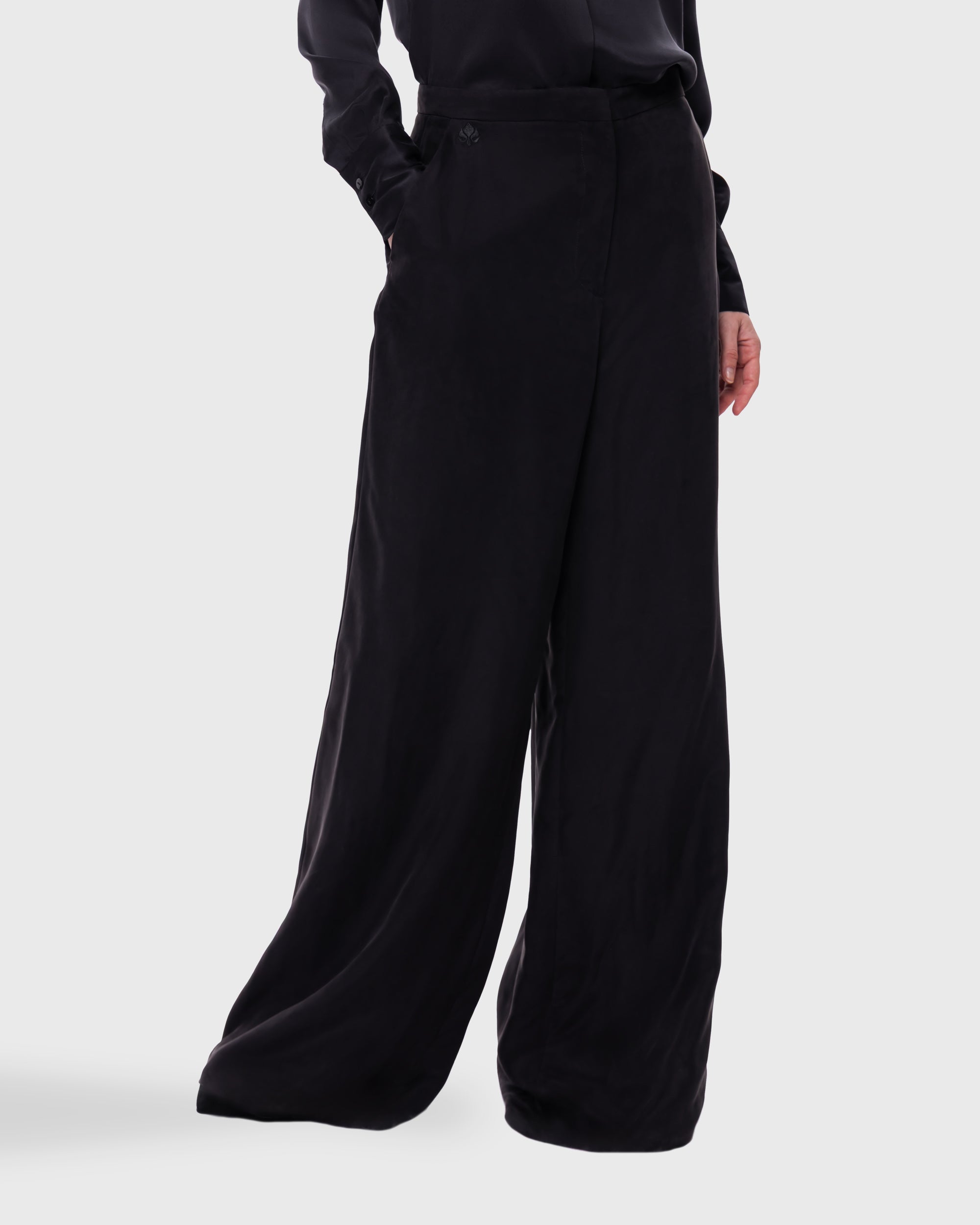 بنطال هيلانا