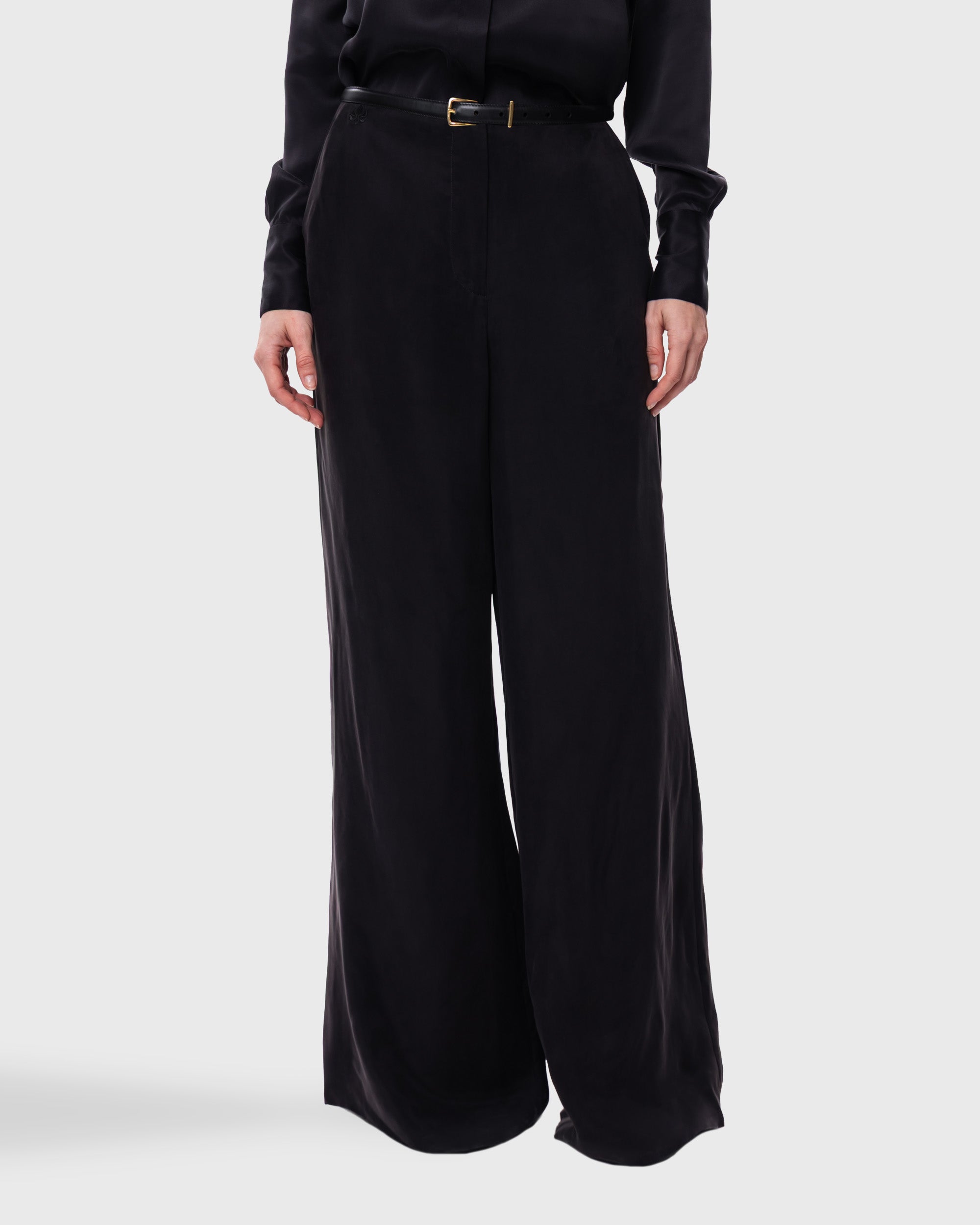 بنطال هيلانا