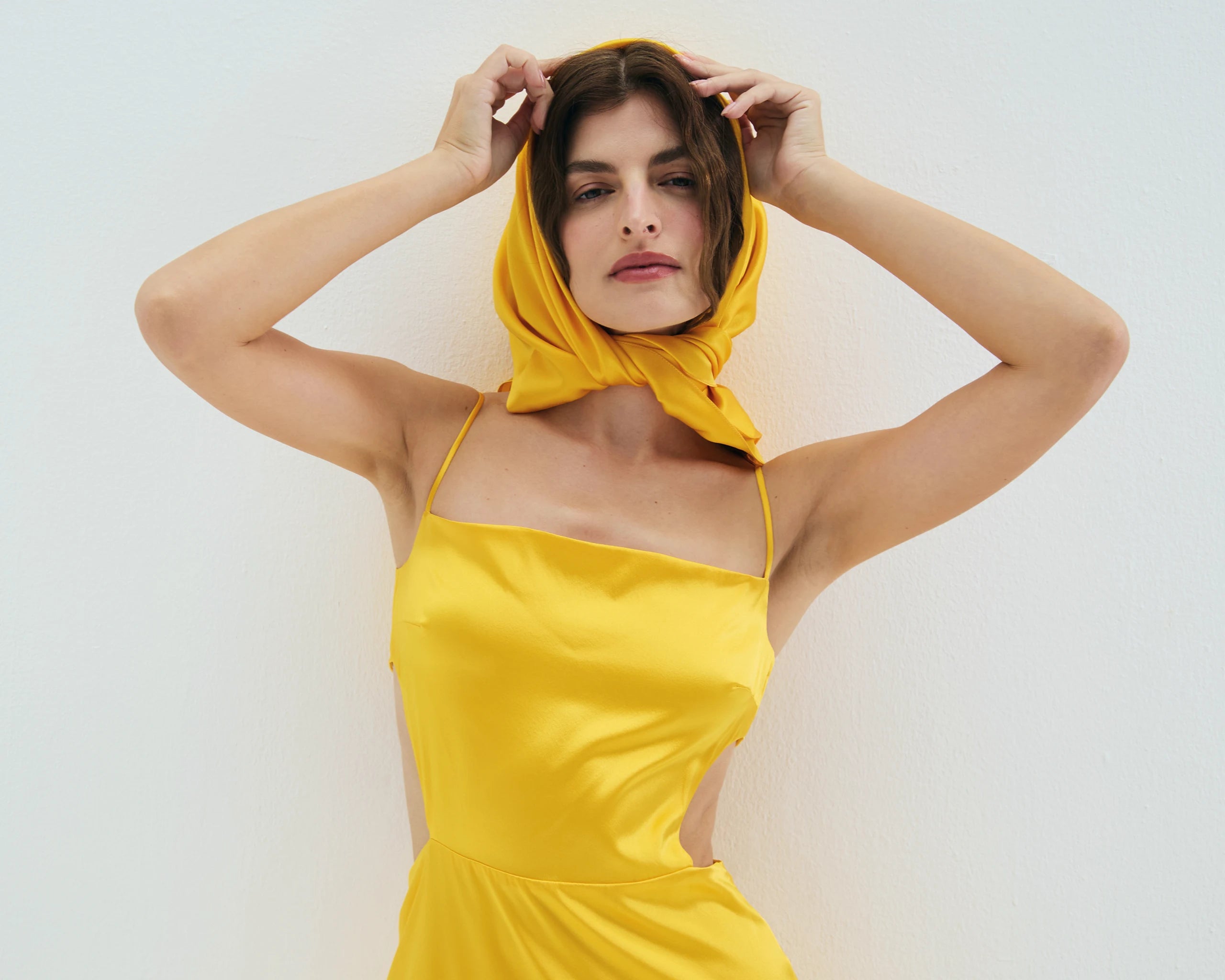 فستان إلارا