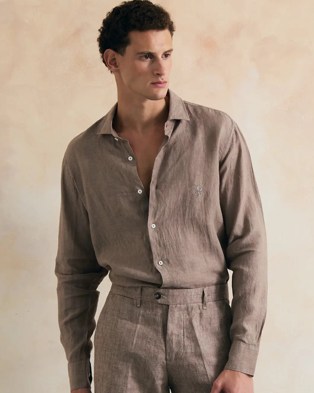 DIBAJJ Caelis Linen Shirt (Light Brown)